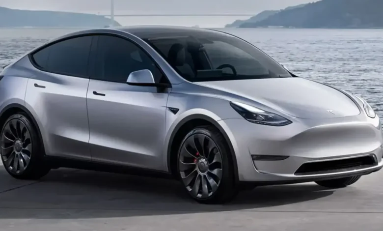 سيارة تسلا